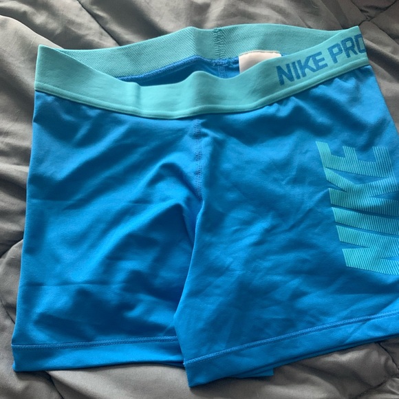 Nike Pro Shorts - Picture 1 of 4